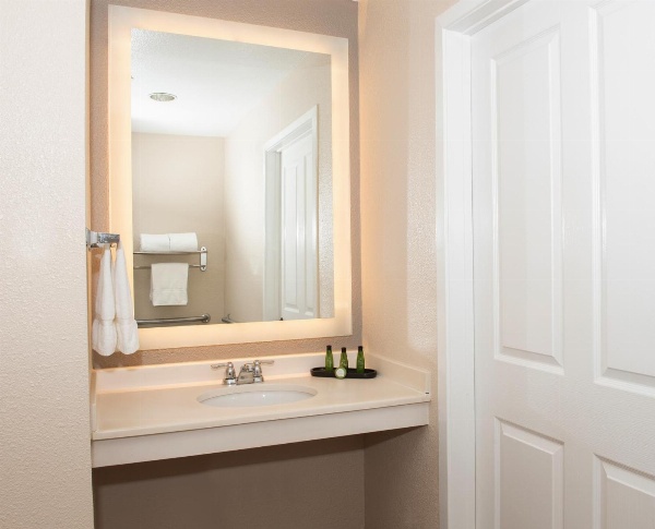 Larkspur Landing Pleasanton - An All-Suite Hotel image 6